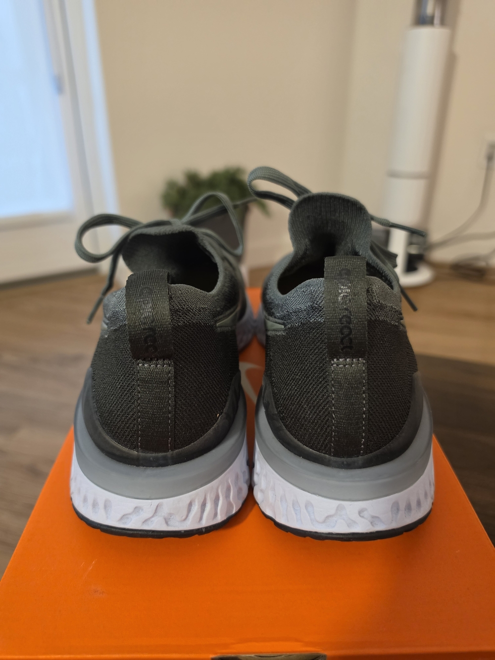 Nike React Flyknit 2 Running Shoes - Olive Green - Picture 3 of 6